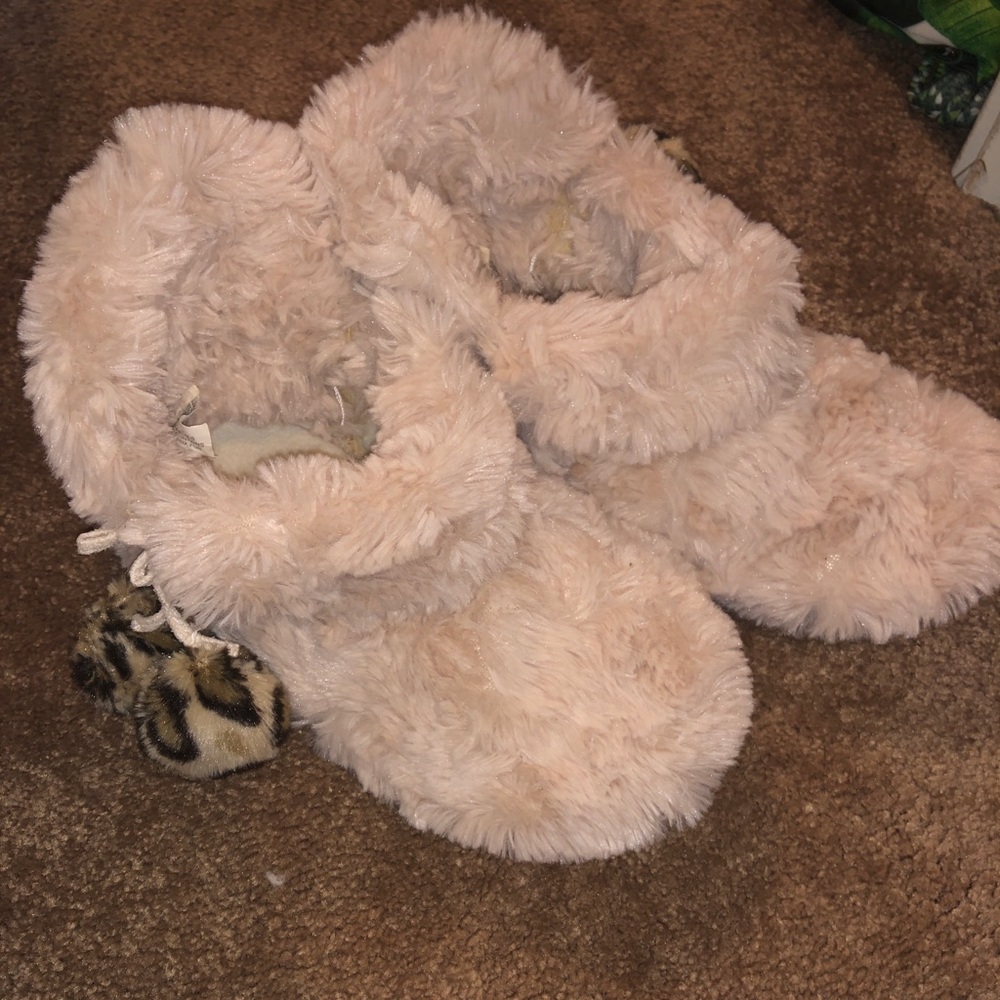 Alt’red state slippers